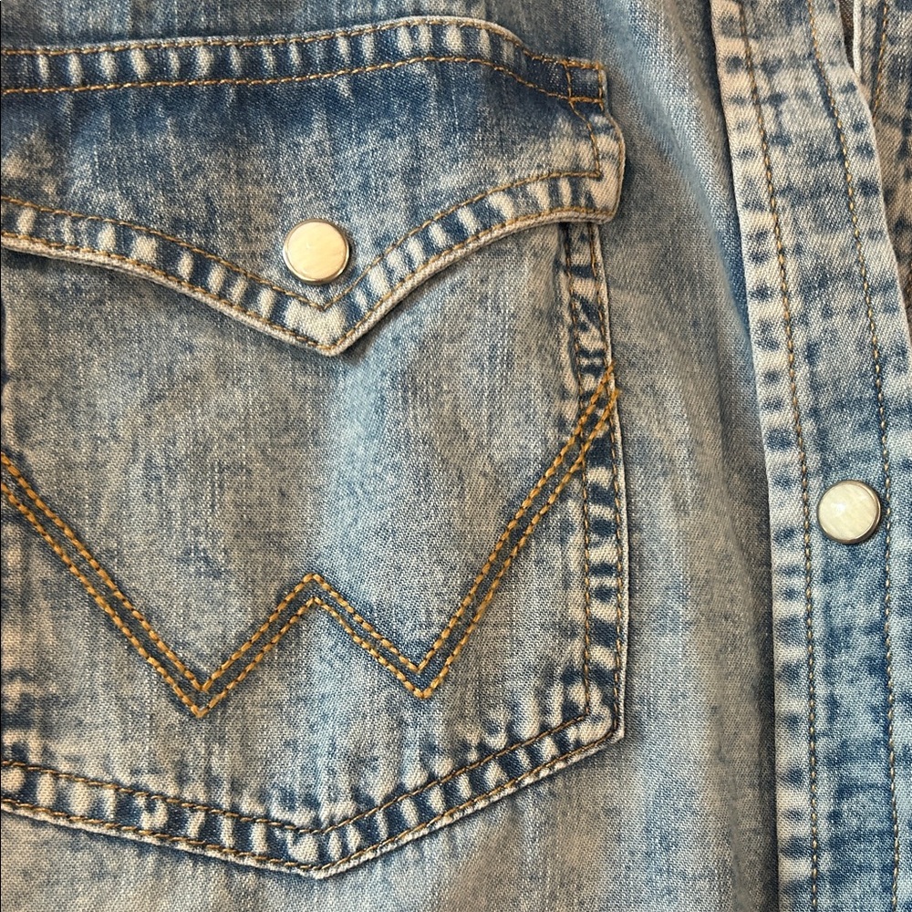 Wrangler Light Blue Denim Sleeveless Top - Picture 5 of 6